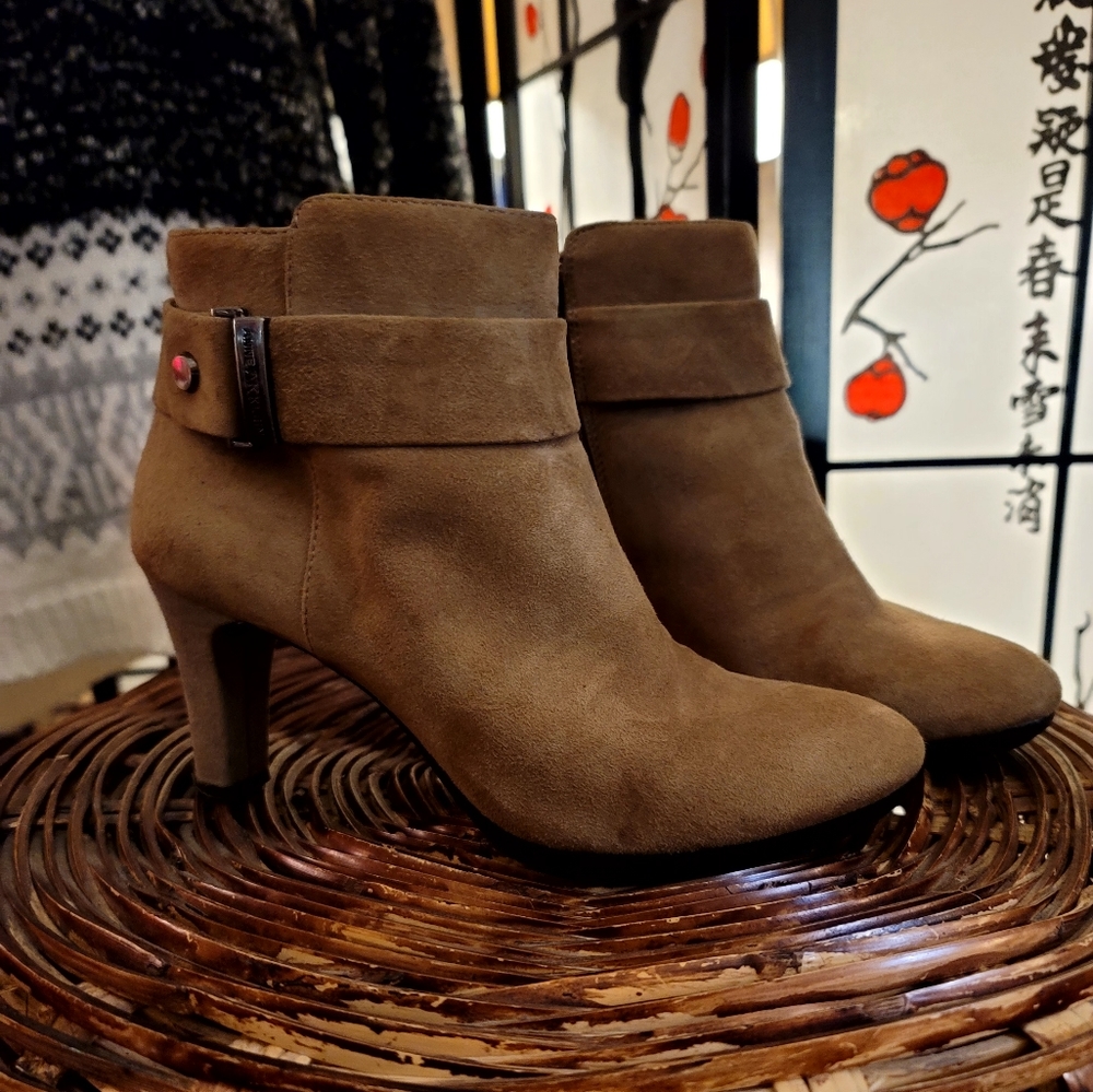 ANNE KLEIN AK7 SERNIO LEATHER FLEX ANKLE BOOTIES/SIZE 6M
